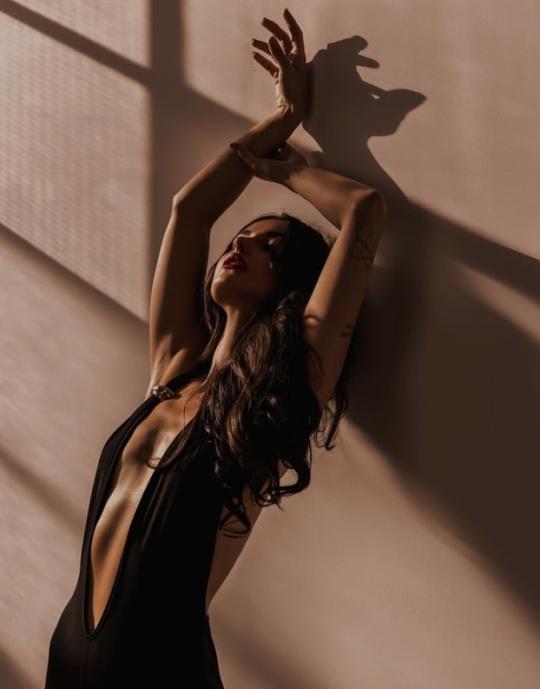 Irresistible Nights}}